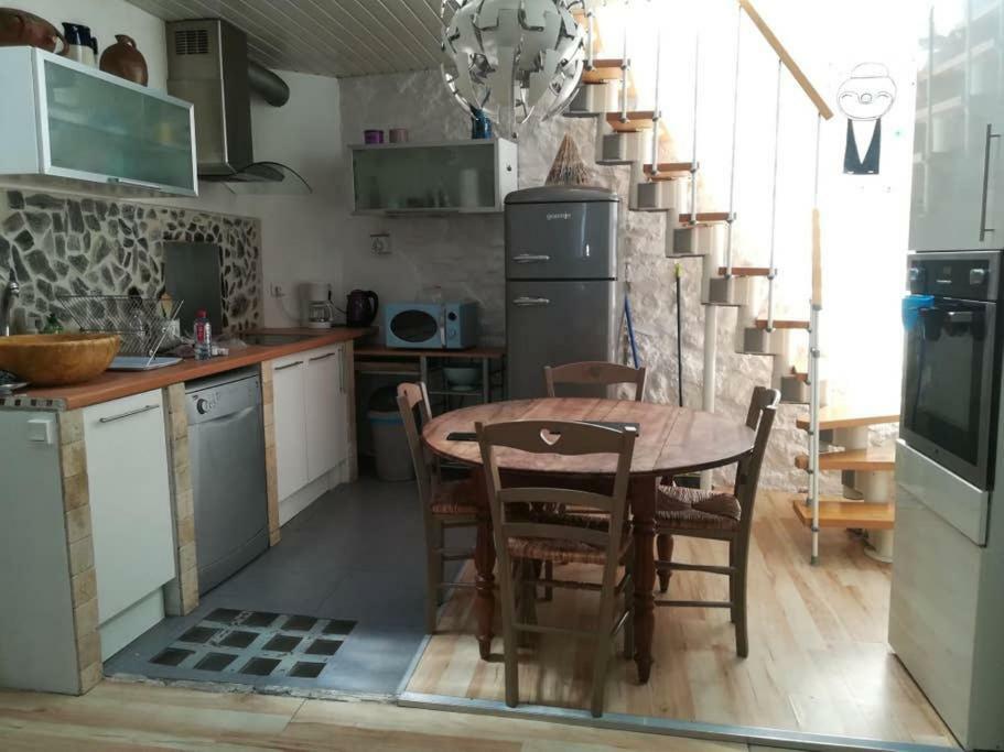 Maison De Ville, Terrasse, Chaleureuse Appartement